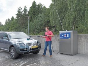 Service station pressure washer